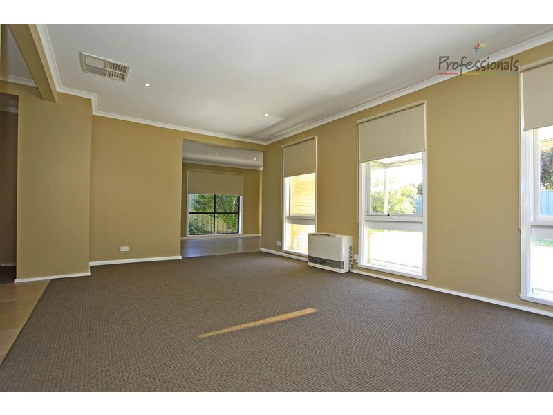 13 Fern Avenue, Wodonga VIC 3690