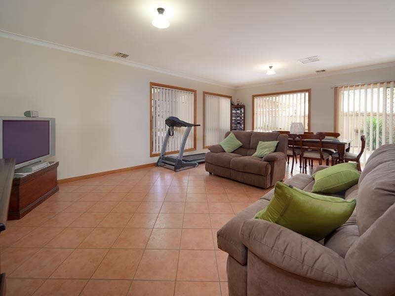 9 Clarendon Avenue, Wodonga VIC 3690