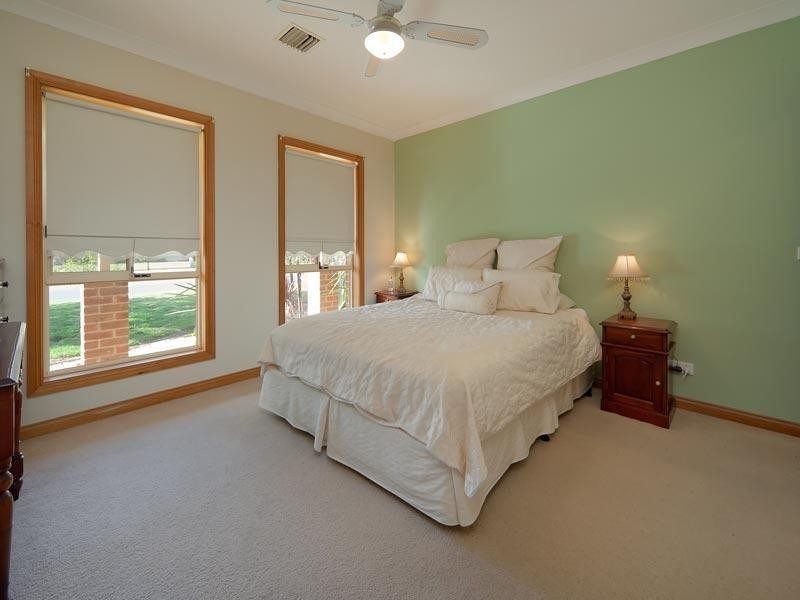 9 Clarendon Avenue, Wodonga VIC 3690