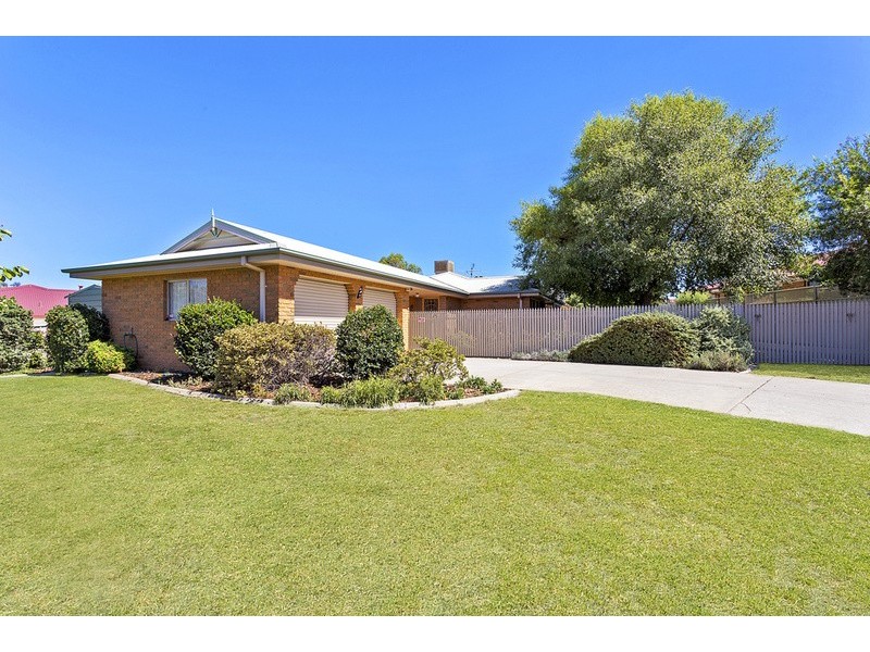 15 Falcon Circuit, Wodonga VIC 3690
