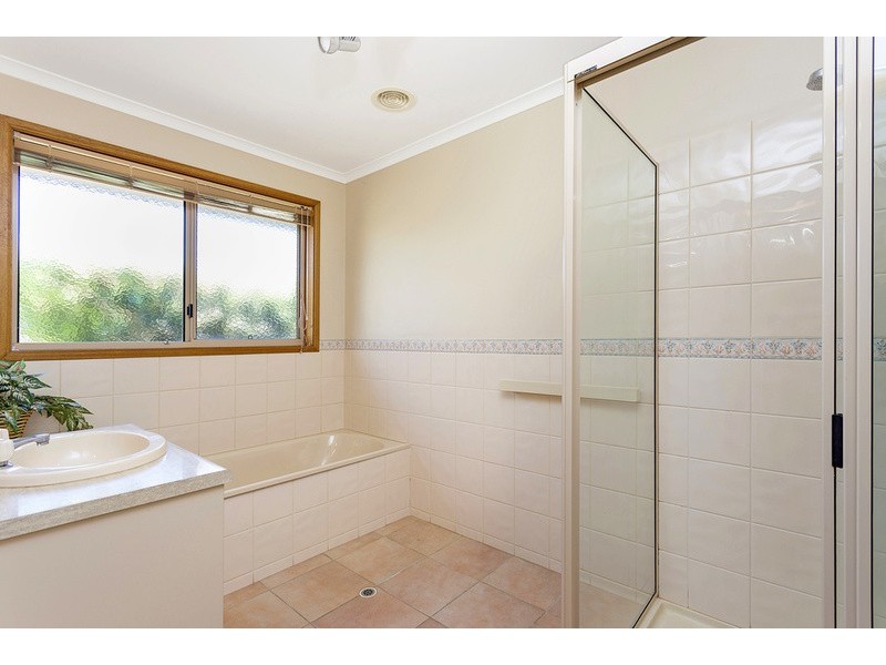 15 Falcon Circuit, Wodonga VIC 3690