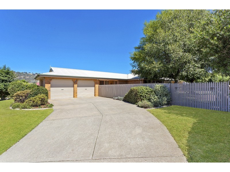 15 Falcon Circuit, Wodonga VIC 3690