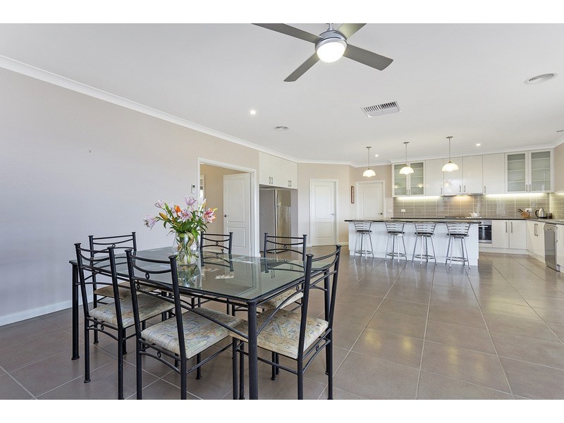 112 Coyles Road, Wodonga VIC 3690