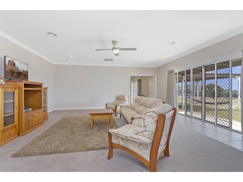 112 Coyles Road, Wodonga VIC 3690