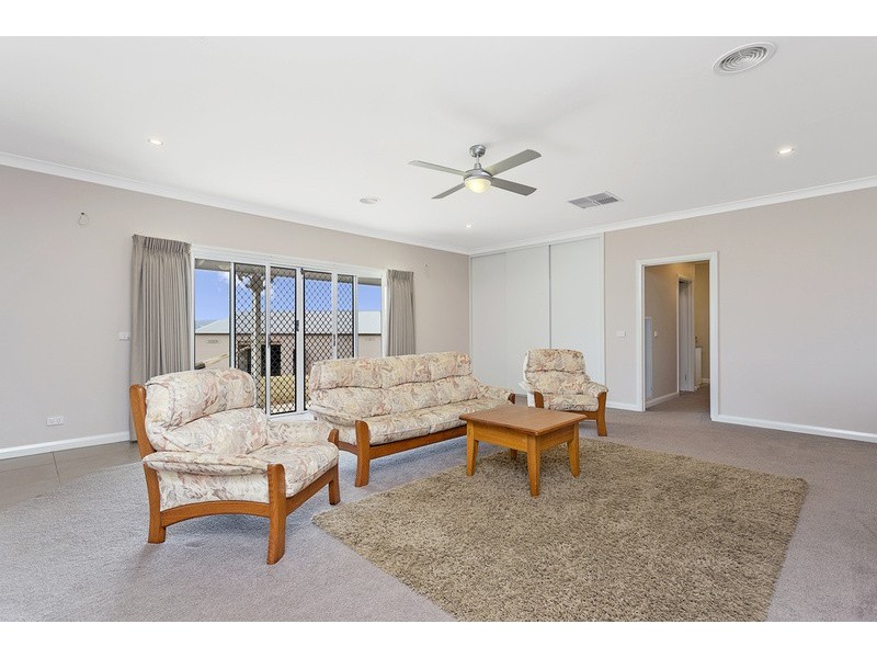 112 Coyles Road, Wodonga VIC 3690