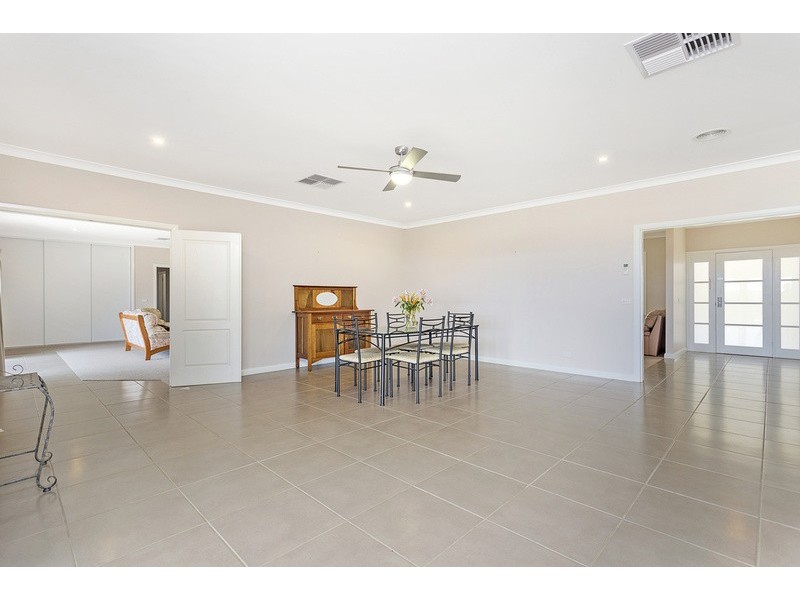 112 Coyles Road, Wodonga VIC 3690