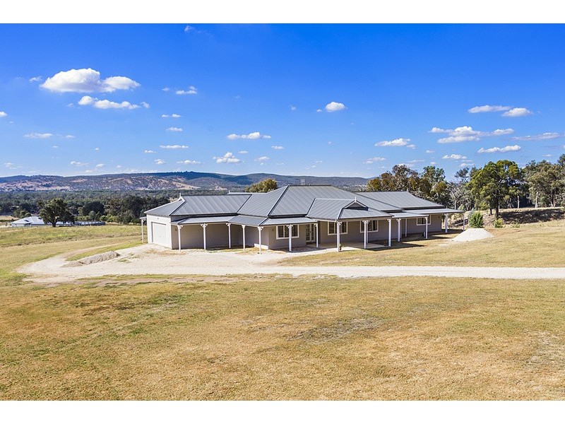 112 Coyles Road, Wodonga VIC 3690