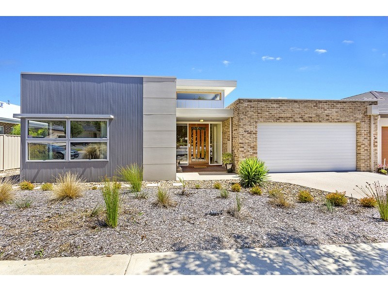 44 Victoria Cross Parade, Wodonga VIC 3690