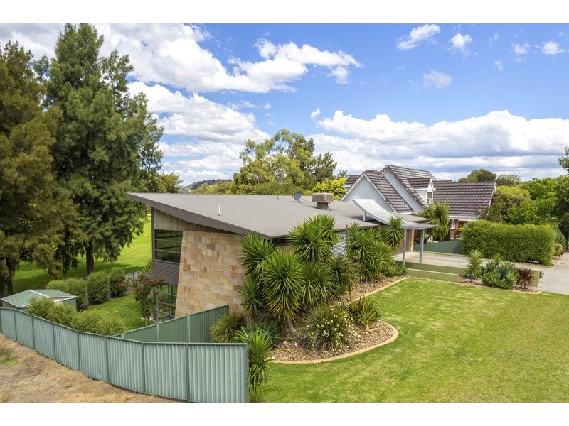 2 Parkland Drive, Wodonga VIC 3690