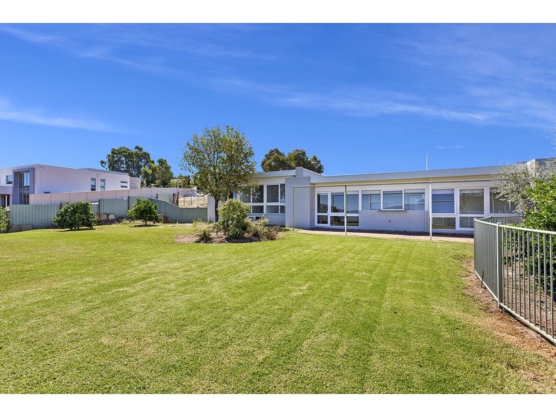 15 Stafford Road, Albury NSW 2640