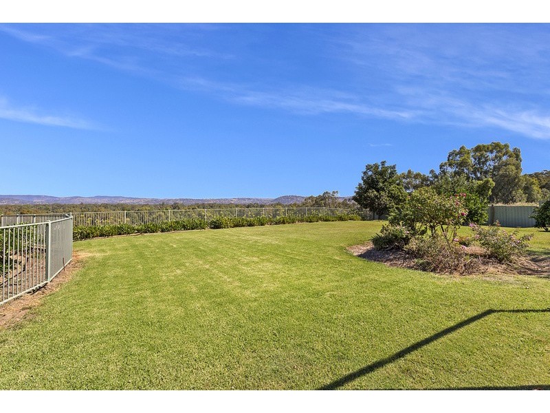 15 Stafford Road, Albury NSW 2640