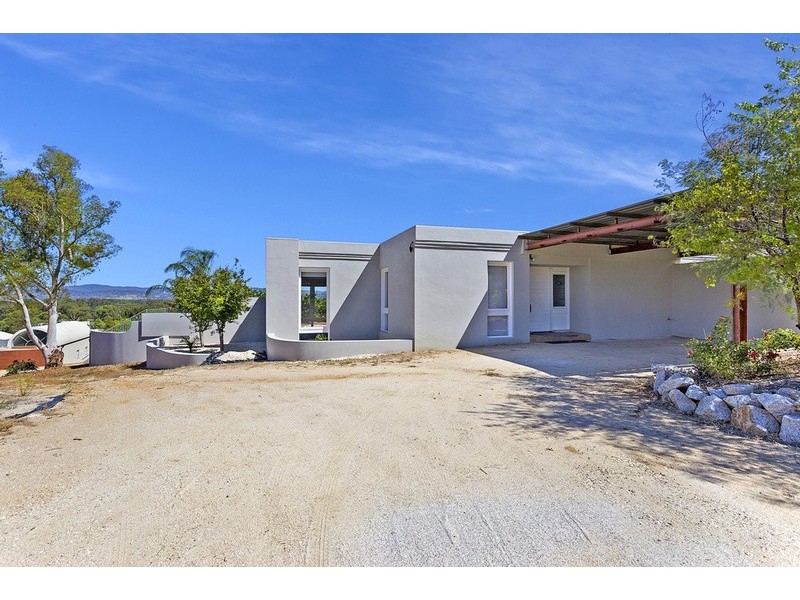 15 Stafford Road, Albury NSW 2640