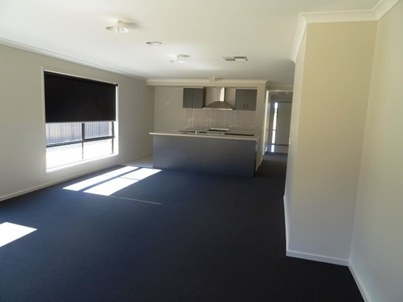 5 Kirby Drive, Killara VIC 3691