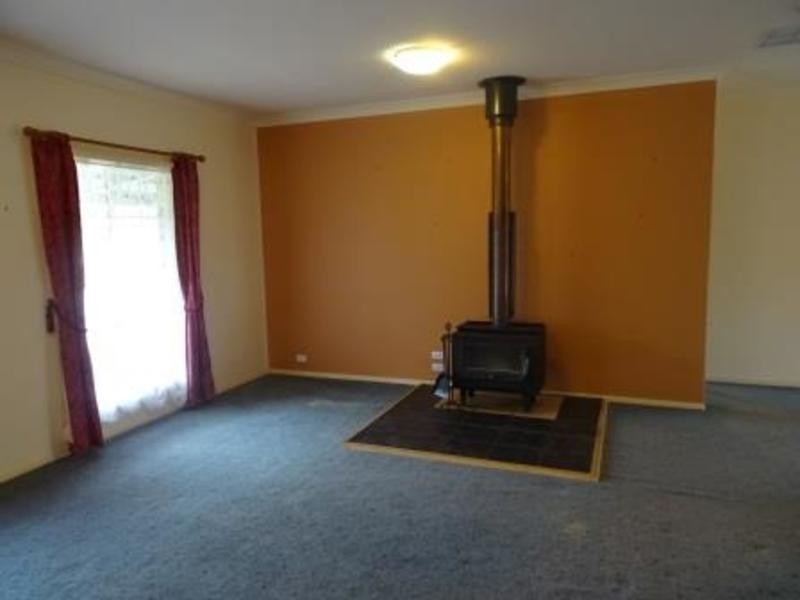 5 Emily Close, Tangambalanga VIC 3691