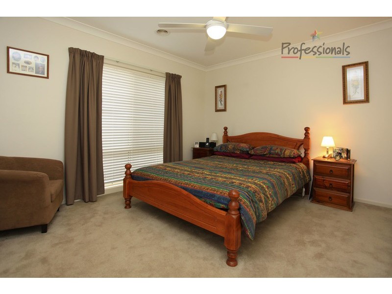 28 Dryandra Way, Thurgoona NSW 2640