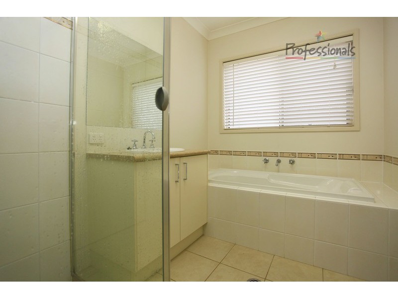 28 Dryandra Way, Thurgoona NSW 2640