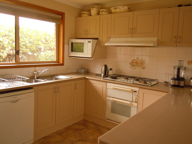 4 Canary Court, Wodonga VIC 3690