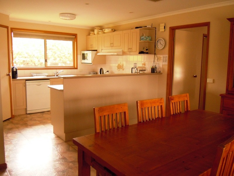 4 Canary Court, Wodonga VIC 3690