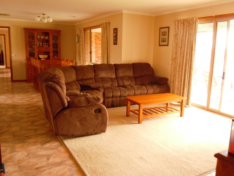 4 Canary Court, Wodonga VIC 3690