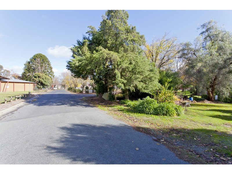 72 Conness Street, Chiltern VIC 3683