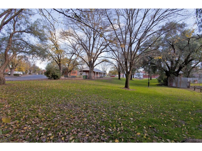 72 Conness Street, Chiltern VIC 3683