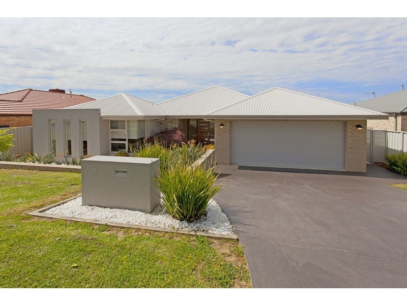 15 Montclair Avenue, Wodonga VIC 3690
