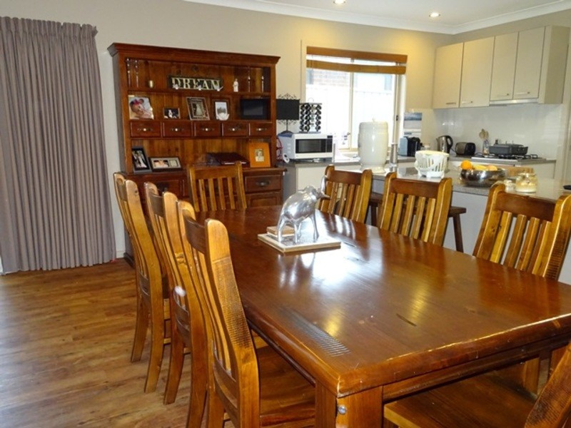 19 Crawford Circuit, Lavington NSW 2641