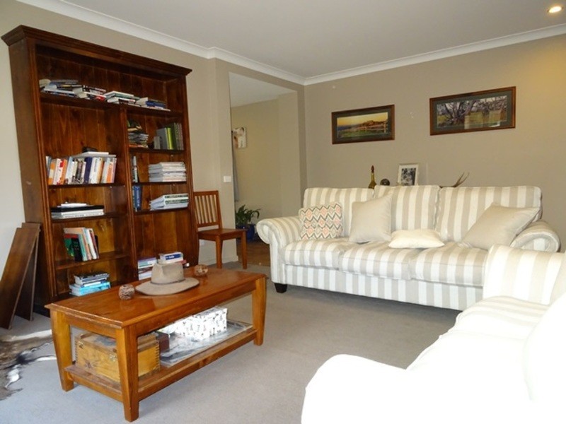 19 Crawford Circuit, Lavington NSW 2641