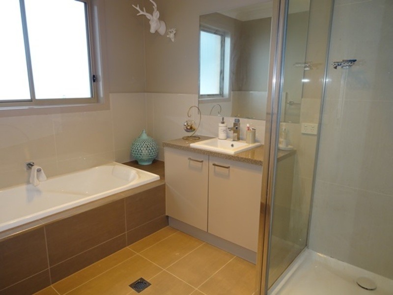 19 Crawford Circuit, Lavington NSW 2641