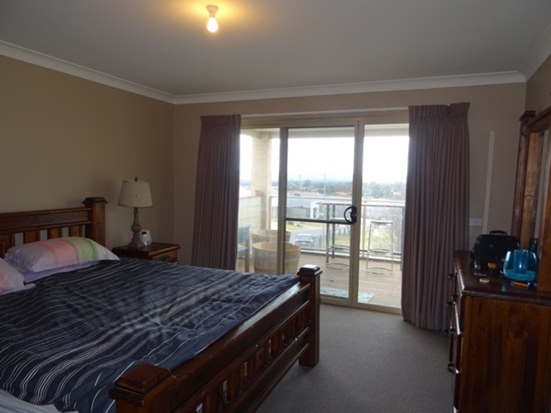19 Crawford Circuit, Lavington NSW 2641