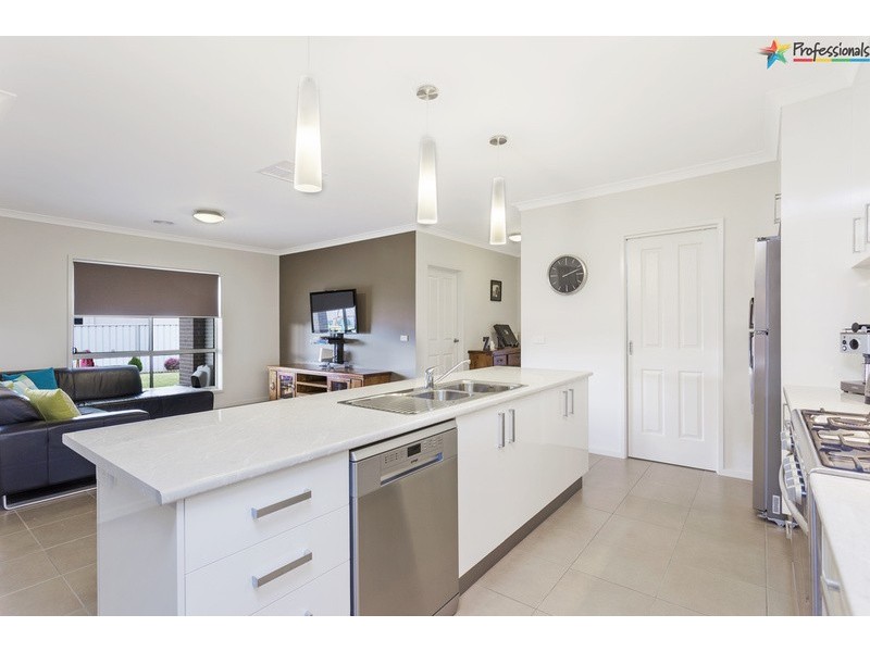 15 Hemlock Court, Baranduda VIC 3691