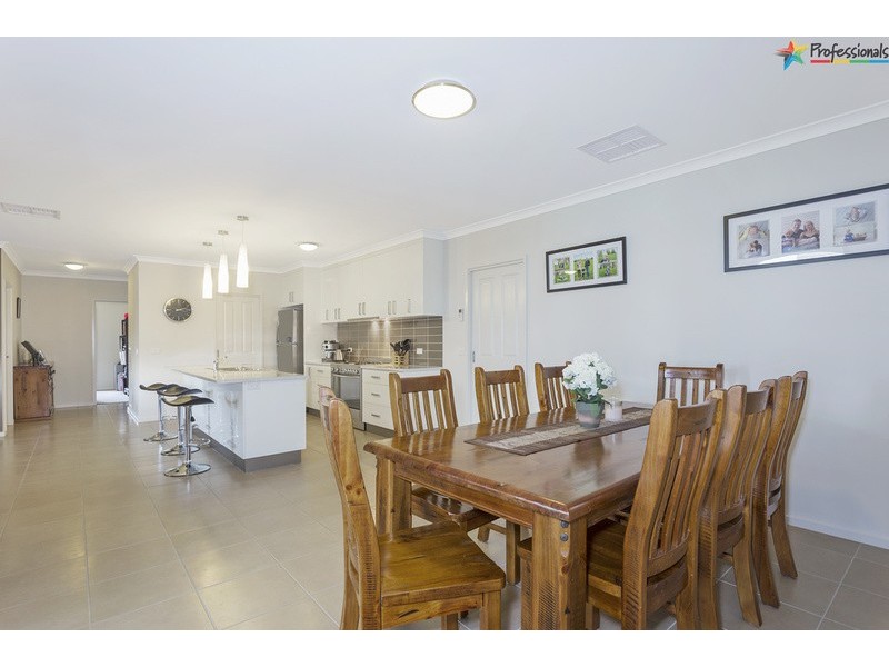 15 Hemlock Court, Baranduda VIC 3691