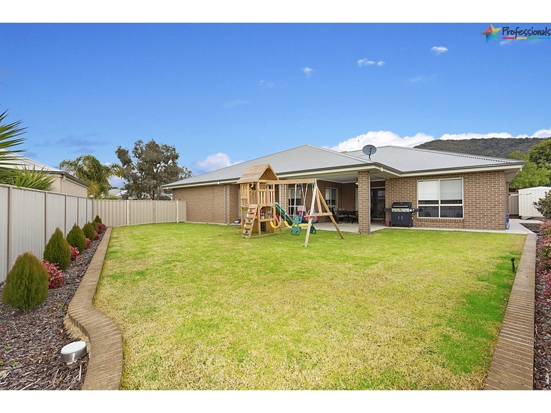 15 Hemlock Court, Baranduda VIC 3691