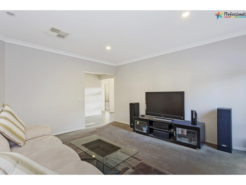 8 Lorikeet Street, Wodonga VIC 3690