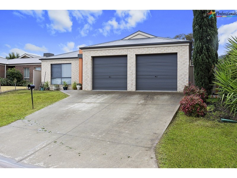 212 Kaitlers Road, Lavington NSW 2641