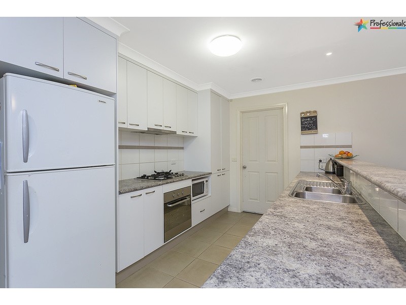 24 Darga Place, Lavington NSW 2641