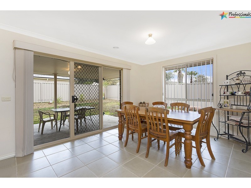 24 Darga Place, Lavington NSW 2641