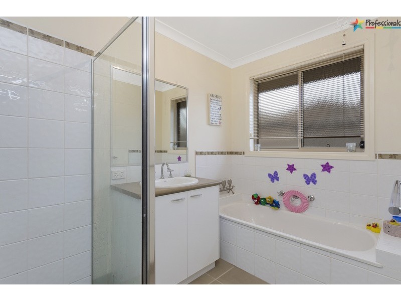24 Darga Place, Lavington NSW 2641