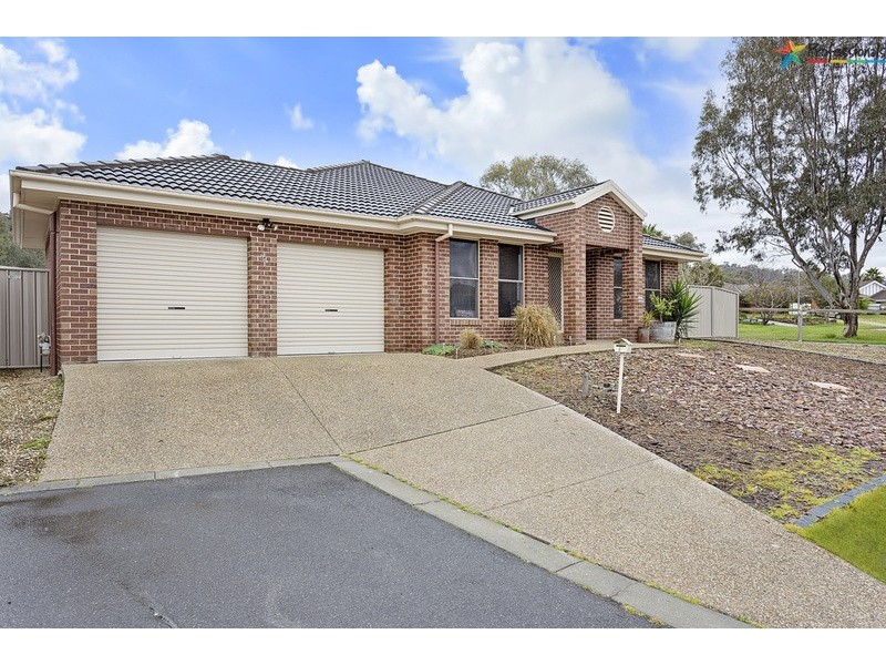24 Darga Place, Lavington NSW 2641