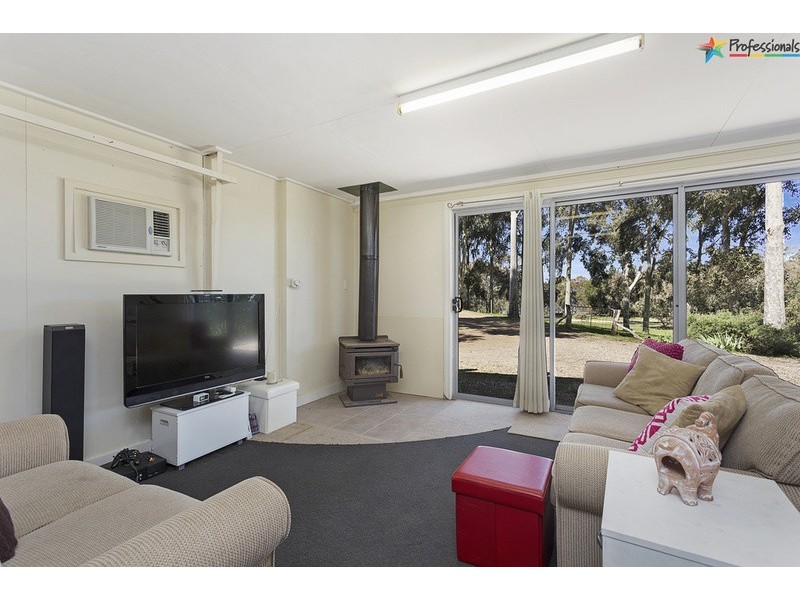 175 Flagstaff Road, Bethanga VIC 3691