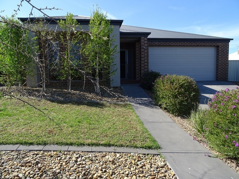 11 Toy Court, Wodonga VIC 3690