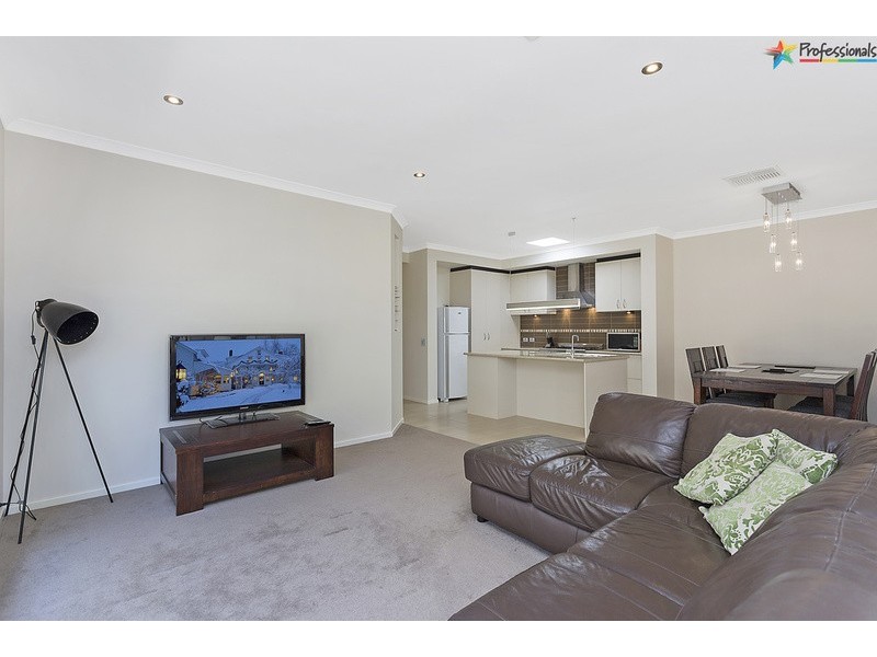 61 Victoria Cross Parade, Wodonga VIC 3690