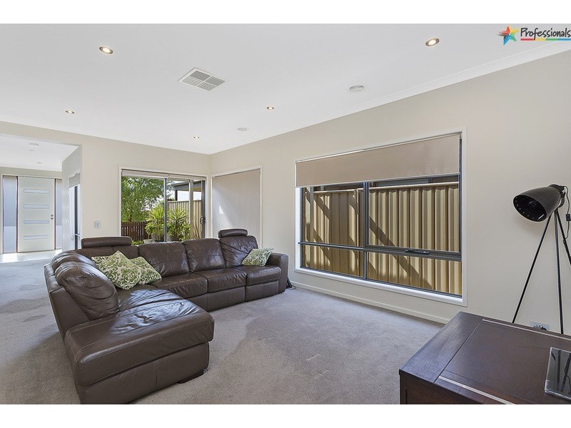 61 Victoria Cross Parade, Wodonga VIC 3690