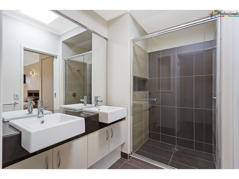 61 Victoria Cross Parade, Wodonga VIC 3690