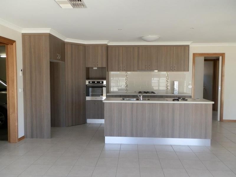 22 Wattlebird Drive, Bandiana VIC 3694