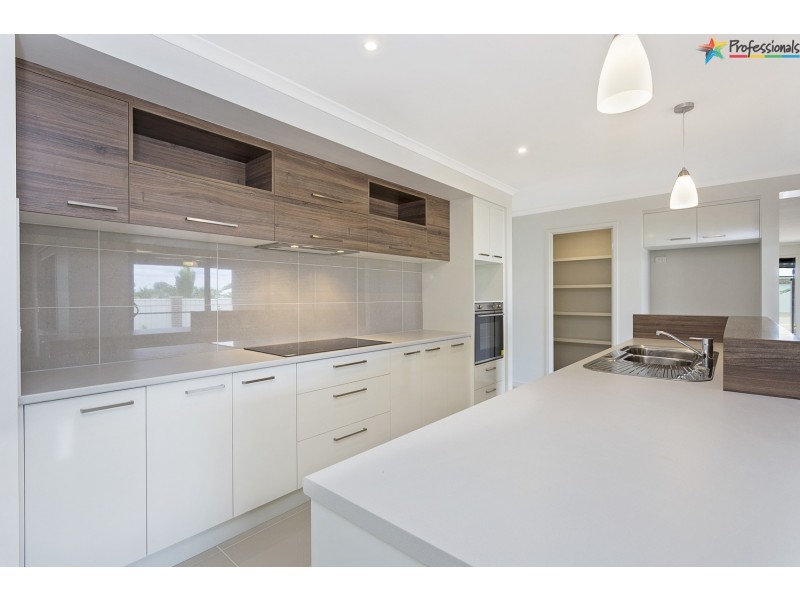 18 Parnaby Street, Wodonga VIC 3690