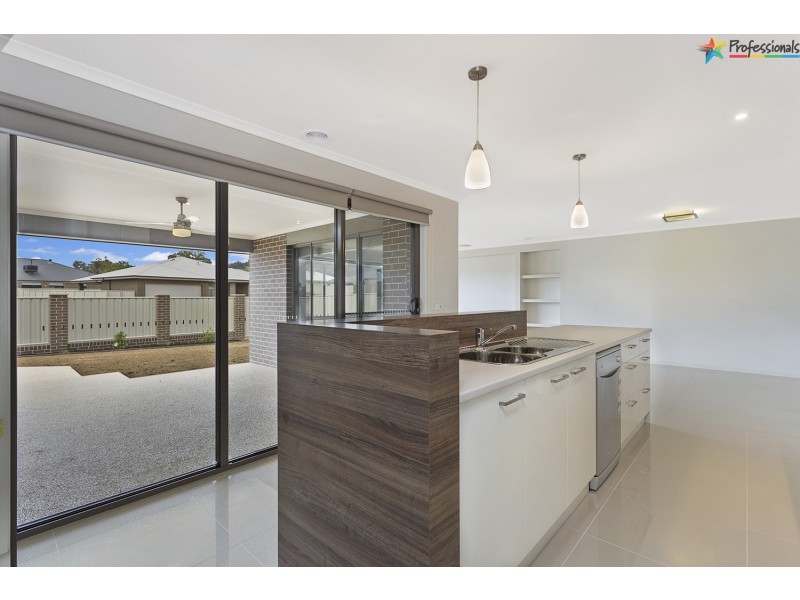 18 Parnaby Street, Wodonga VIC 3690