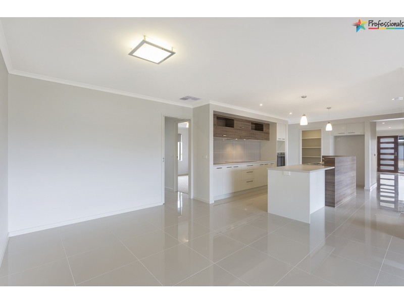 18 Parnaby Street, Wodonga VIC 3690