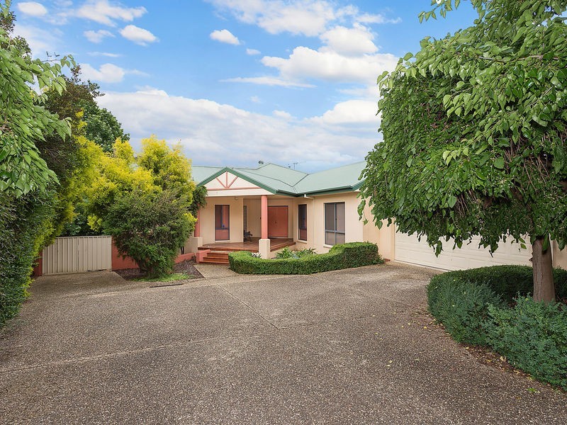 8 Ballara Drive, Wodonga VIC 3690