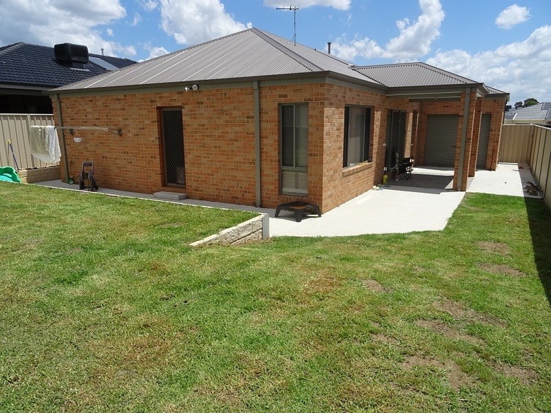 51 Inwood Crescent, Wodonga VIC 3690